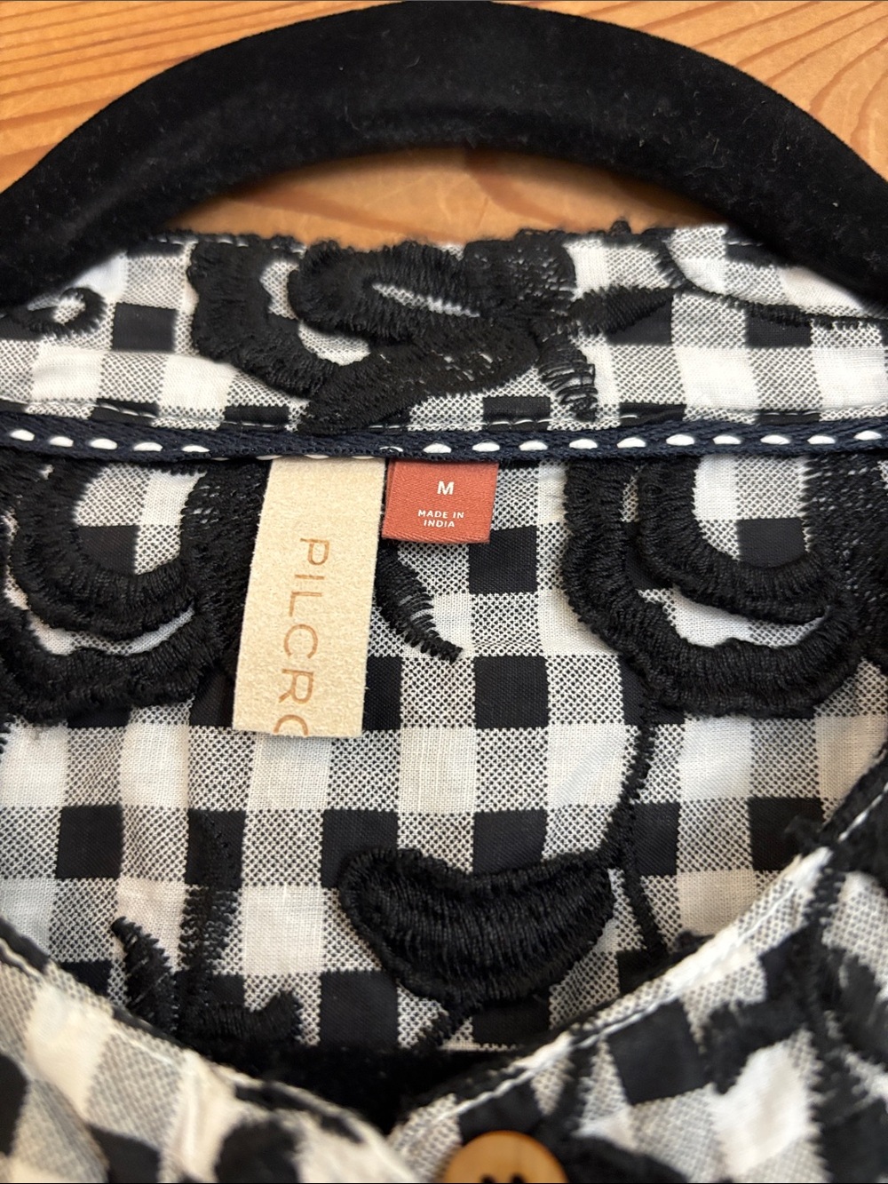 Pilcro Black & White Gingham Shirt with Black Floral Embroidery Size Medium - Picture 2 of 6